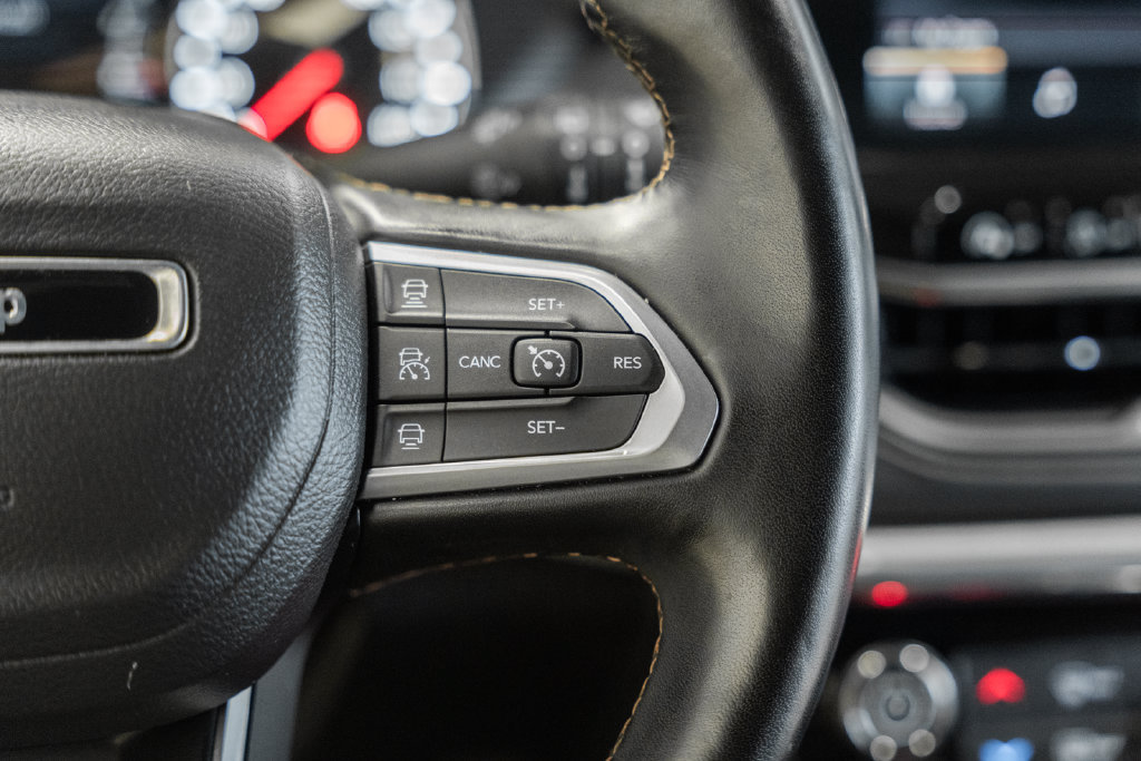 Certified 2022 Jeep Compass Limited AWD/4WD image 30