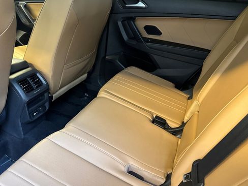 Used 2022 Volkswagen Tiguan SE R-Line FWD image 15