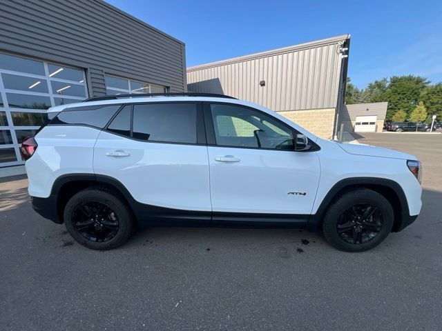 Used 2022 GMC Terrain AT4 AWD/4WD image 4