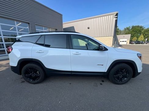 Used 2022 GMC Terrain AT4 AWD/4WD image 4