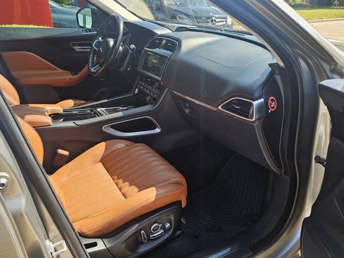 Used 2018 Jaguar F-PACE Portfolio image 33