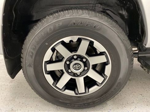 Used 2024 Toyota 4Runner TRD Off-Road Premium image 7