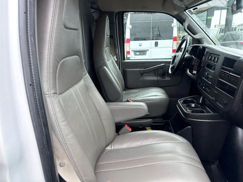 Used 2020 Chevrolet Express 3500 Extended w/ Driver Convenience Package RWD image 19