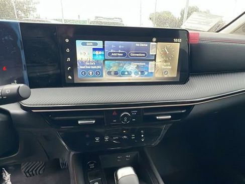 New 2025 Nissan Kicks SR w/ Illumination Package image 27