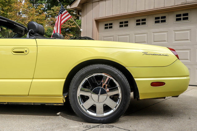 Used 2002 Ford Thunderbird RWD image 4