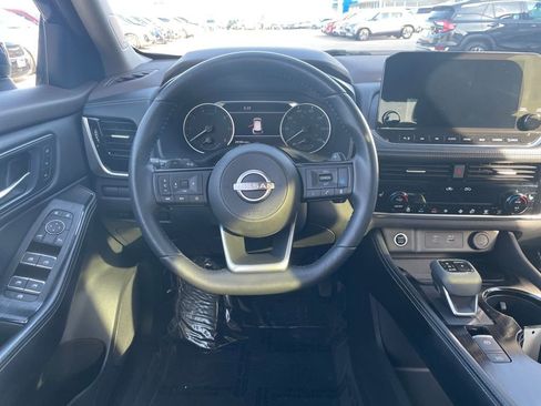 Used 2023 Nissan Rogue SL w/ SL Premium Package image 15