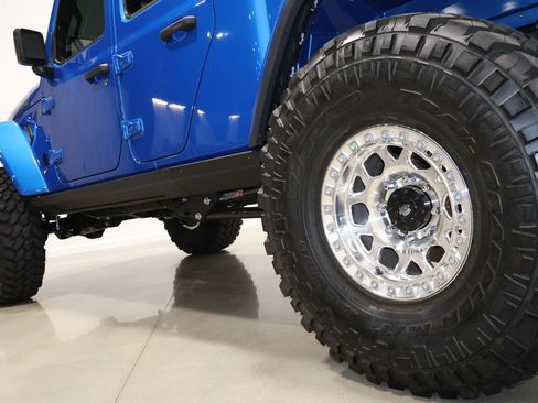 Used 2023 Jeep Gladiator Rubicon w/ LED Lighting Group image 11