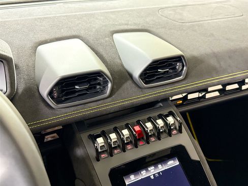 Used 2024 Lamborghini Huracan Tecnica RWD image 19