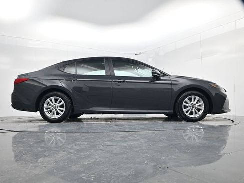 Used 2025 Toyota Camry LE image 38