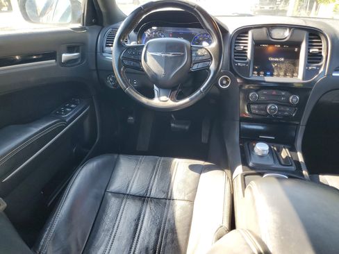 Used 2019 Chrysler 300 S image 15