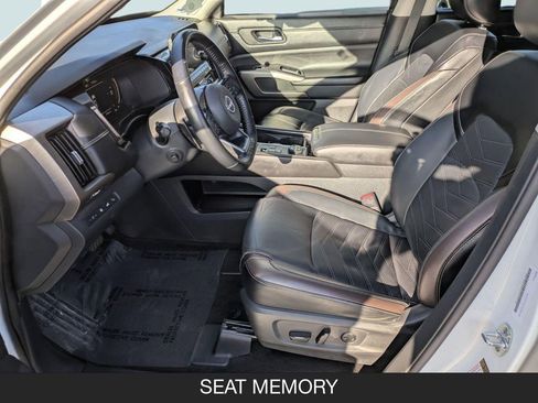Used 2023 Nissan Pathfinder Platinum w/ Cargo Package AWD/4WD image 14