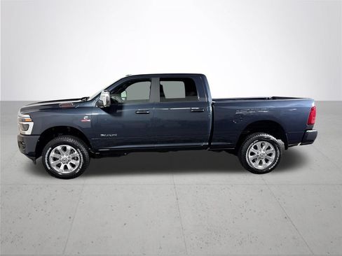 New 2026 RAM 2500 Laramie AWD/4WD image 9