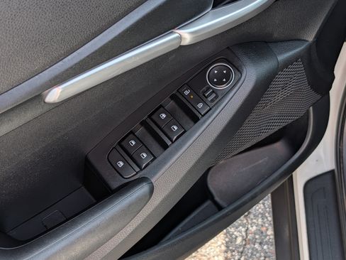 Certified 2024 Kia Seltos LX AWD/4WD image 19