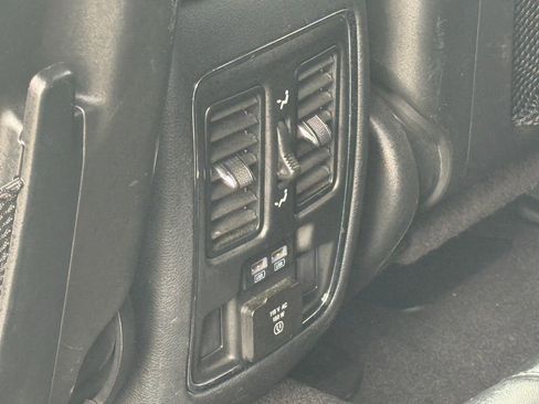 Used 2019 Jeep Grand Cherokee Limited image 30