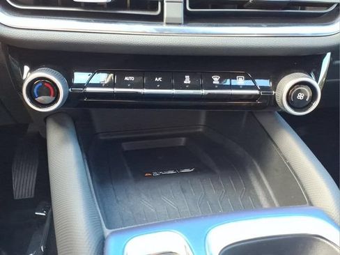 Used 2025 Chevrolet Equinox EV LT w/ Convenience Package FWD image 20