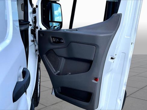 Used 2022 Ford E-Transit Medium Roof RWD image 22