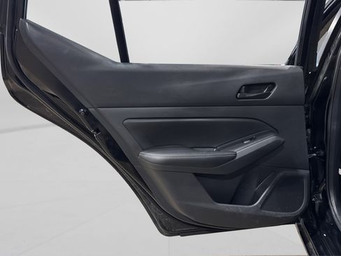 Used 2025 Nissan Altima 2.5 SV FWD image 33