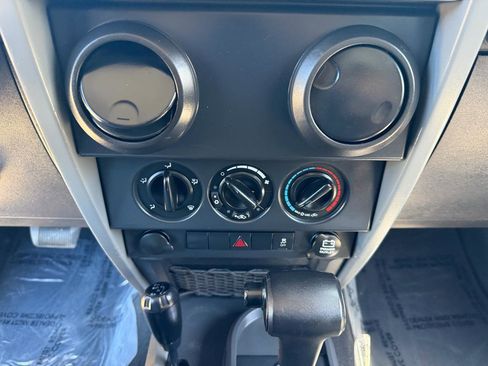 Used 2010 Jeep Wrangler Unlimited Sport AWD/4WD image 12