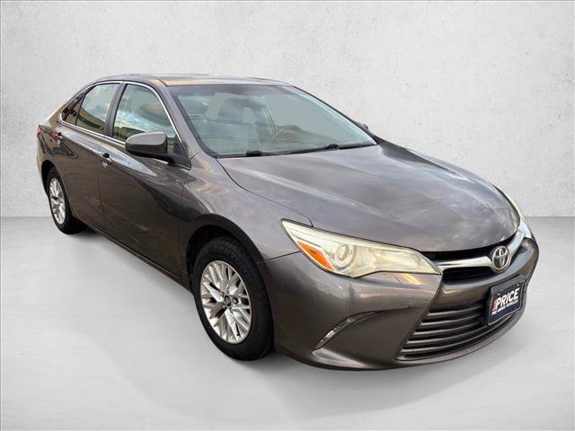 Used 2017 Toyota Camry LE FWD image 3