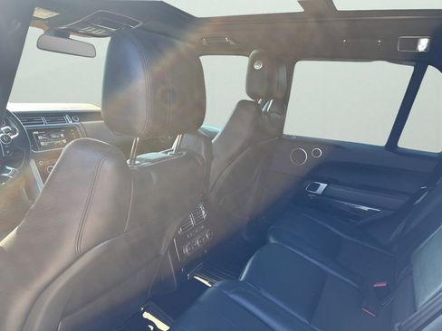 Used 2016 Land Rover Range Rover HSE image 18