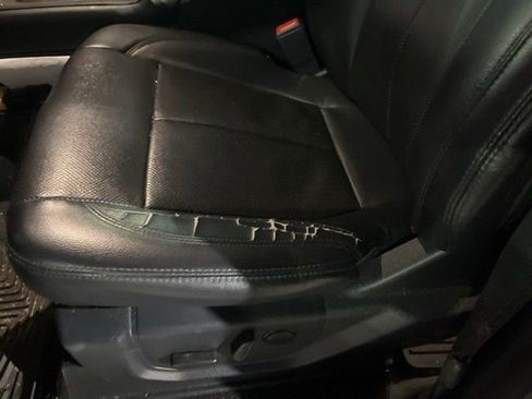 Used 2020 Ford Expedition XLT w/ Equipment Group 202A AWD/4WD image 9