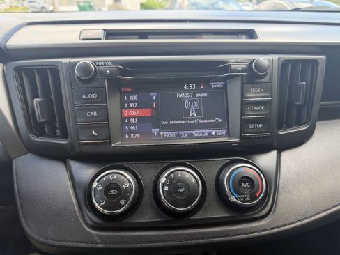 Used 2016 Toyota RAV4 LE AWD/4WD image 31