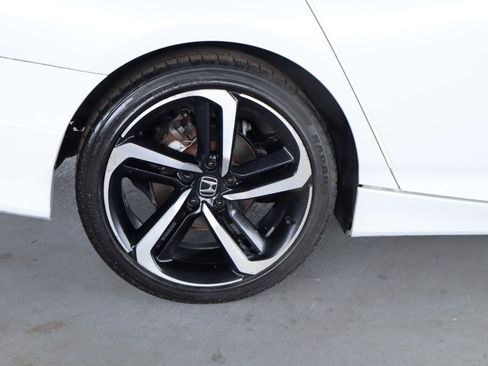 Used 2019 Honda Accord Sport image 5
