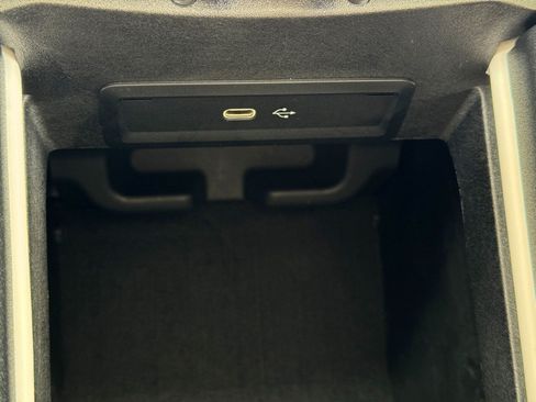 Used 2024 Mercedes-Benz Maybach GLS 600 4MATIC image 41
