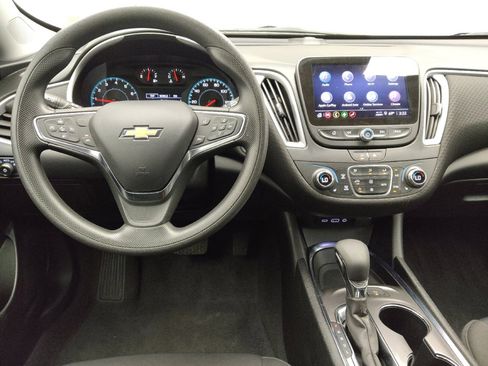 Used 2025 Chevrolet Malibu LT FWD image 22