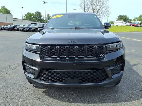 Certified 2024 Jeep Grand Cherokee Altitude AWD/4WD image 2