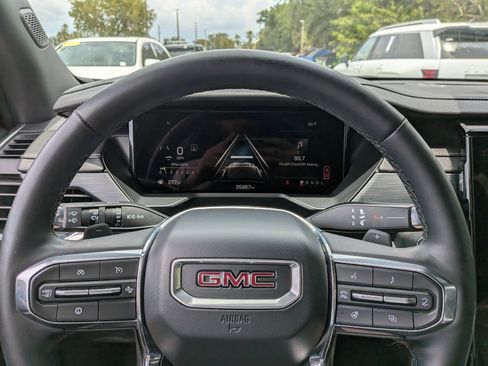 Used 2025 GMC Acadia Elevation FWD image 27