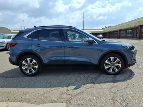 Used 2023 Ford Escape Platinum AWD/4WD image 6
