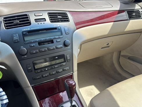 Used 2004 Lexus ES 330 FWD image 39