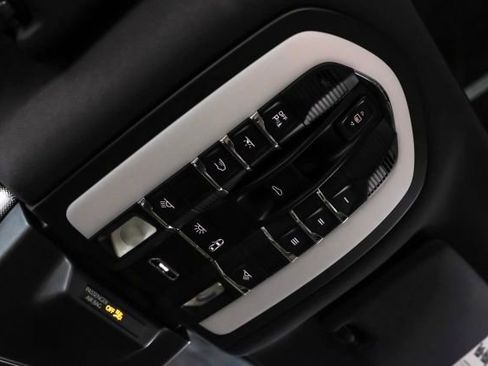 Used 2019 Porsche Macan S AWD/4WD image 29