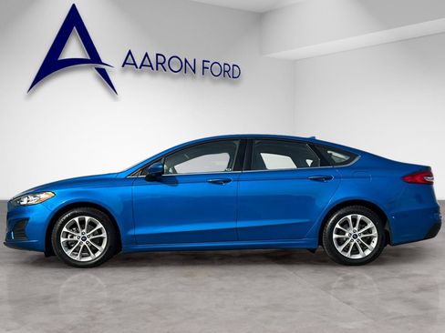 Used 2020 Ford Fusion SE image 3