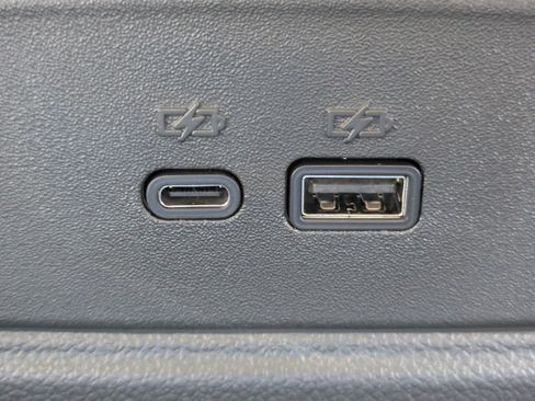 New 2026 Chevrolet Trax LT w/ Sunroof Package image 9