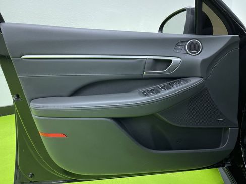 Used 2020 Hyundai Sonata Limited image 16