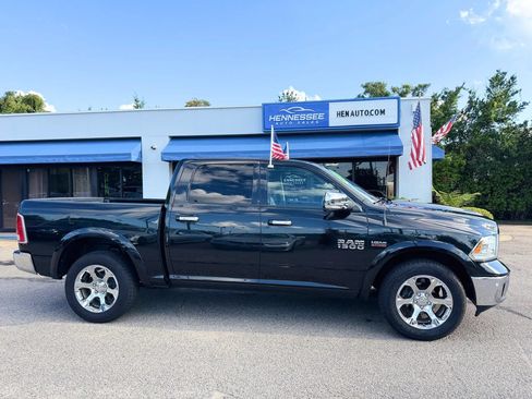 Used 2017 RAM 1500 Laramie w/ Convenience Group AWD/4WD image 21