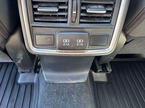 Used 2020 Subaru Forester Premium AWD/4WD image 18