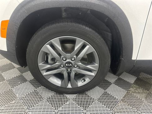 Used 2021 Kia Seltos LX image 12