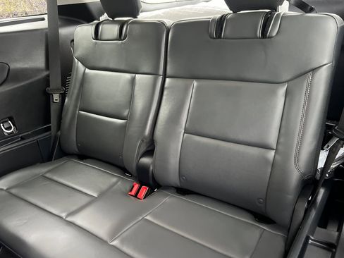 Used 2025 Ford Explorer Active w/ Active Comfort Package image 15