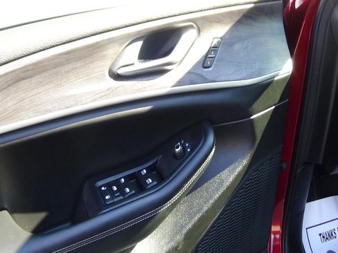 Certified 2024 Jeep Grand Cherokee L Limited w/ Black Appearance Package image 17