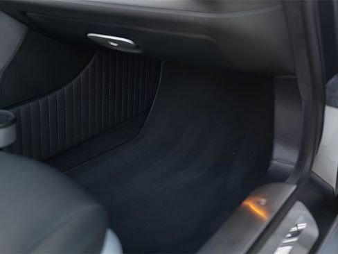 Used 2001 BMW Z8 image 42