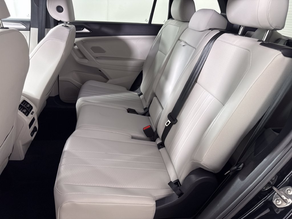 Used 2024 Volkswagen Tiguan SE R-Line FWD image 13