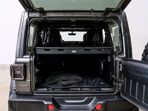 Used 2021 Jeep Wrangler Unlimited Rubicon image 36