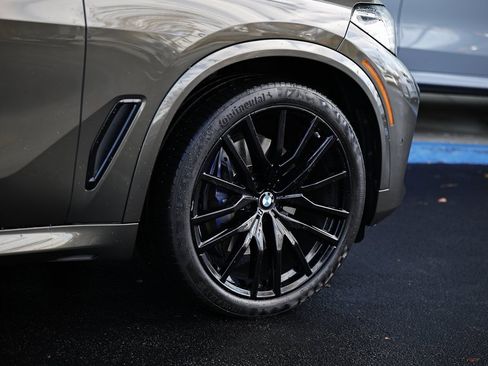 Used 2022 BMW X5 xDrive40i w/ M Sport Package image 4