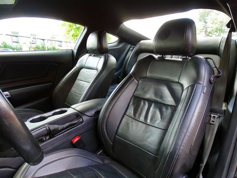 Used 2019 Ford Mustang GT Premium w/ GT Performance Package RWD image 22
