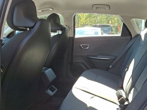 New 2025 Kia K4 LXS image 6