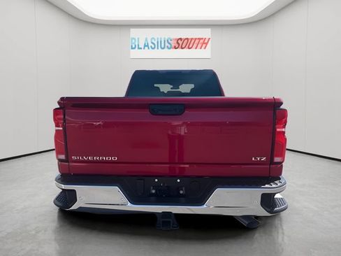 Used 2026 Chevrolet Silverado 2500 LTZ w/ LTZ Convenience Package AWD/4WD image 5