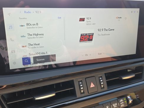 Used 2025 Lexus ES 300h Ultra Luxury w/ Accessory Package (Z2) FWD image 21